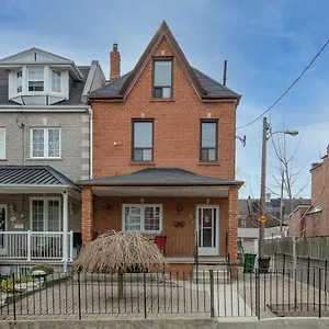  Guest house Cozy In Downtown Toronto! Canada